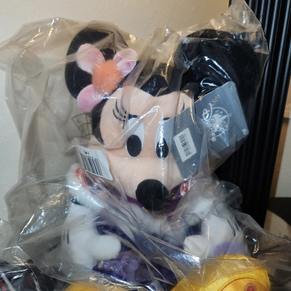 NWT Disney Parks Minnie Mouse Lunar New Year 2022 Plush 17.5" - Picture 4 of 4